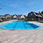 503b Op Recreatiepark De Wielen Alpehytte